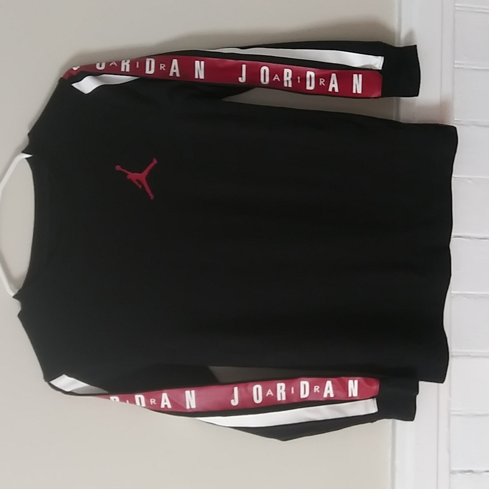 Black long sleeve JORDAN shirt